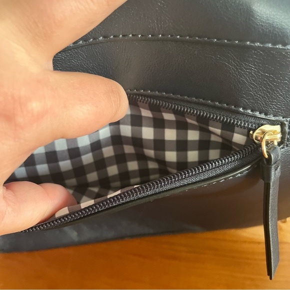 Draper James RSVP Quilted Crossbody Purse Bag Navy Blue With Gold Hardware - Picture 7 of 9